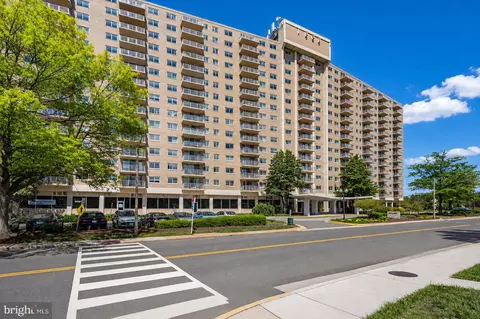 1225 Martha Custis Dr #403, Alexandria, VA 22302