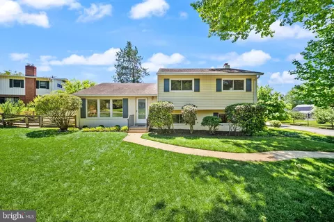 703 N Mansfield St, Alexandria, VA 22304