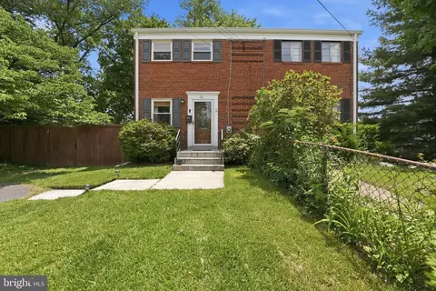 26 Underwood Pl, Alexandria, VA 22304