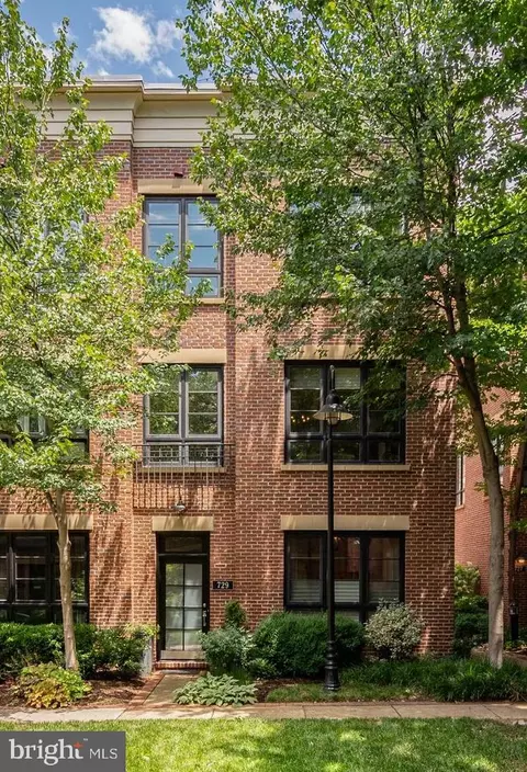 729 N Fayette St, Alexandria, VA 22314