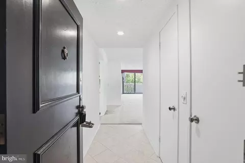 6101 Edsall Rd #502, Alexandria, VA 22304