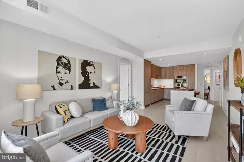 1201 N Royal St #402, Alexandria, VA 22314