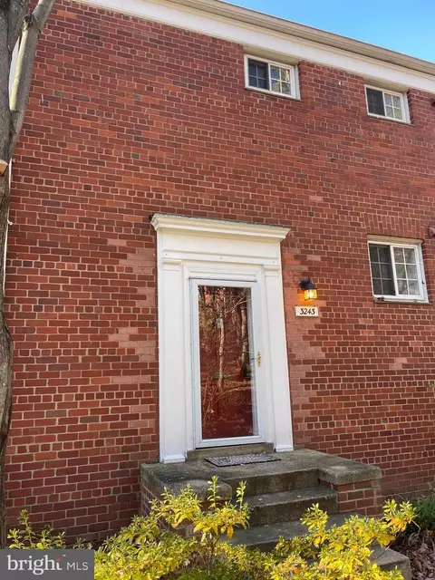 3243 Valley Dr, Alexandria, VA 22302