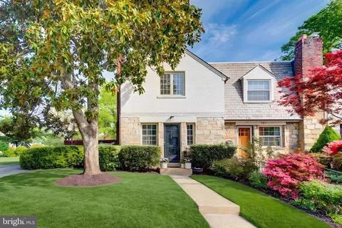 701 Devon Pl, Alexandria, VA 22314