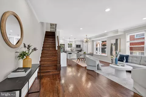 217 E Taylor Run Pkwy, Alexandria, VA 22314
