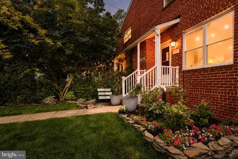 217 E Taylor Run Pkwy, Alexandria, VA 22314