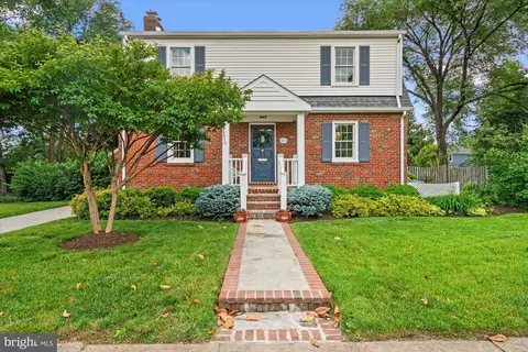 2434 Cameron Mills Rd, Alexandria, VA 22302