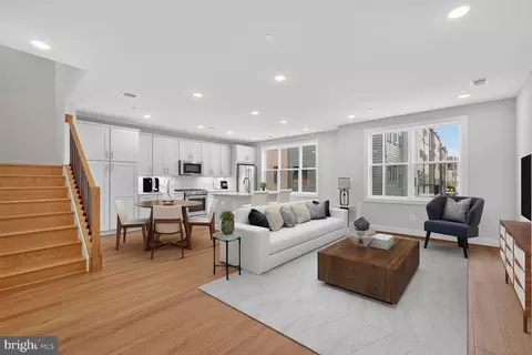 140 Pepperell St, Alexandria, VA 22304