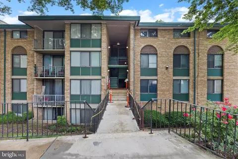503 N Armistead St #102, Alexandria, VA 22312