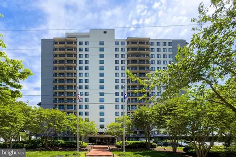 801 N Pitt St N #910, Alexandria, VA 22314