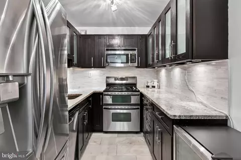 801 N Pitt St N #910, Alexandria, VA 22314