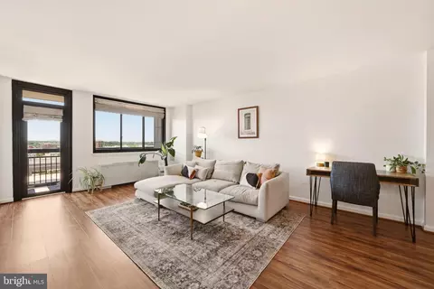 801 N Pitt St #1601, Alexandria, VA 22314