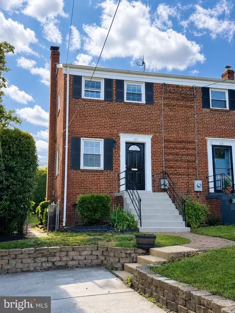 115 S Iris St, Alexandria, VA 22304