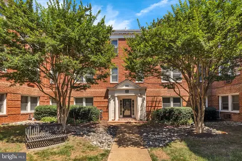 922 S Washington St #312, Alexandria, VA 22314