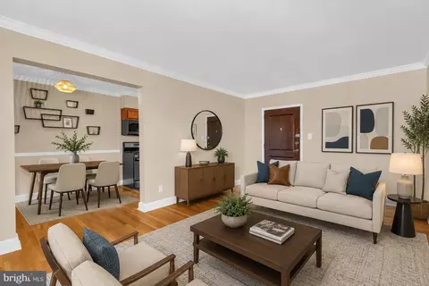 922 S Washington St #312, Alexandria, VA 22314