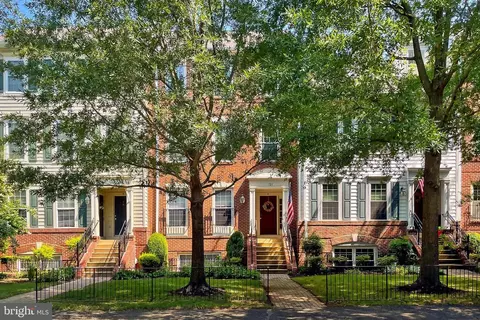 721 B Massey Ln #B, Alexandria, VA 22314