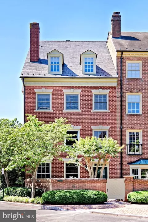 40 Wolfe St, Alexandria, VA 22314