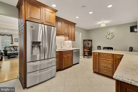 5006 Domain Pl, Alexandria, VA 22311