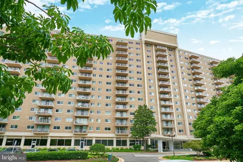 1225 Martha Custis Dr #810, Alexandria, VA 22302