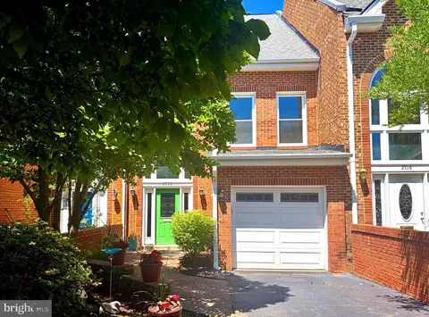 2712 Kenwood Ave, Alexandria, VA 22302