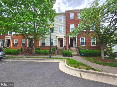 718 Norfolk Ln #A, Alexandria, VA 22314