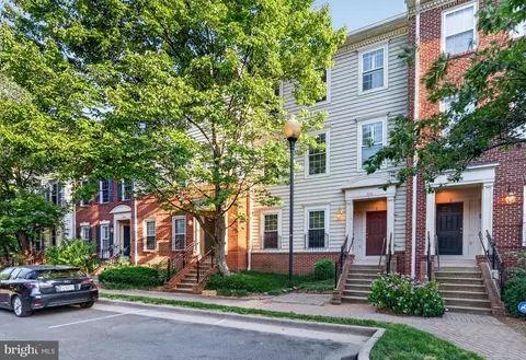 718 Norfolk Ln #A, Alexandria, VA 22314