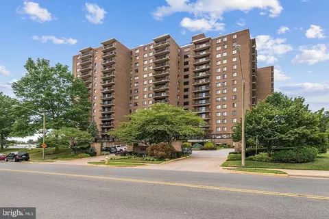 200 N Pickett St N #1513, Alexandria, VA 22304