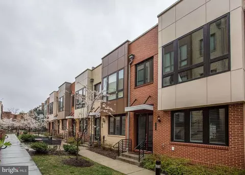 130 Cambria Walk, Alexandria, VA 22304