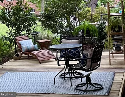 3712 Valley Dr, Alexandria, VA 22302
