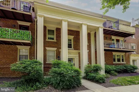 1403 E Abingdon Dr #2, Alexandria, VA 22314