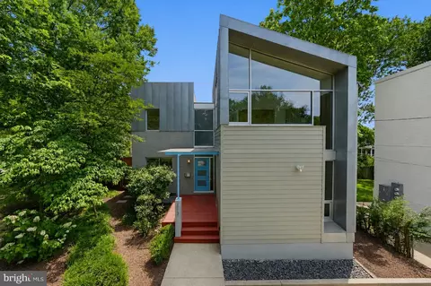 213 E Raymond Ave, Alexandria, VA 22301