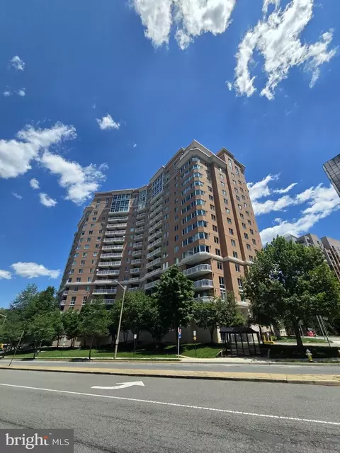 3101 N Hampton Dr #1011, Alexandria, VA 22302