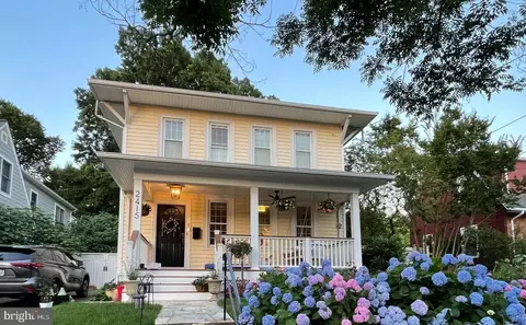 2415 Davis Ave, Alexandria, VA 22302