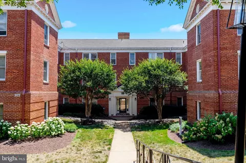 922 S Washington St #311, Alexandria, VA 22314