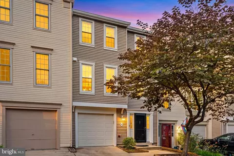 34 Fendall Ave, Alexandria, VA 22304
