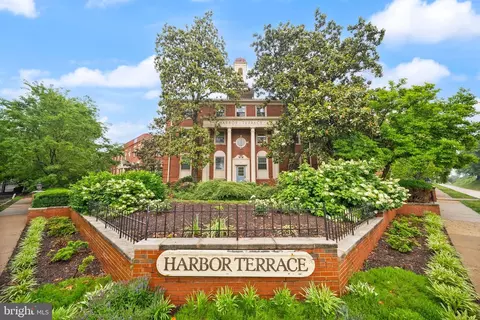 1311 E Abingdon Dr #4, Alexandria, VA 22314