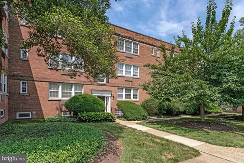 1808 W Abingdon Dr #301, Alexandria, VA 22314