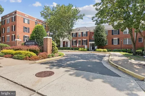 610 Bashford Ln #1301, Alexandria, VA 22314