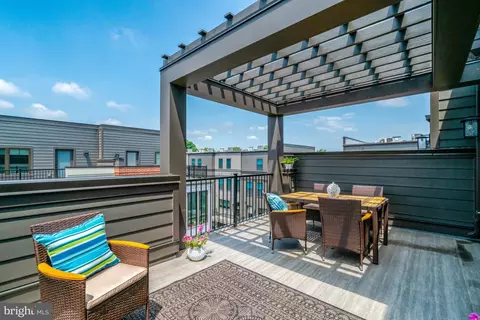 2609 Winchester Walk, Alexandria, VA 22301