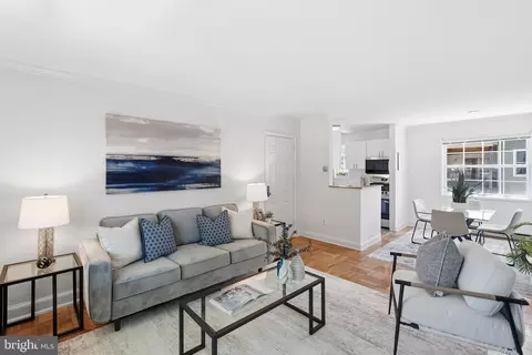 1608 W Abingdon Dr #302, Alexandria, VA 22314