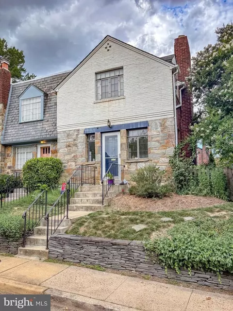 801 Chetworth Pl, Alexandria, VA 22314