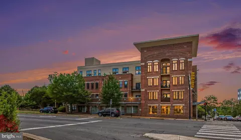 181 E Reed Ave #201, Alexandria, VA 22305