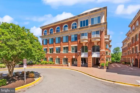 625 Slaters Ln #401, Alexandria, VA 22314