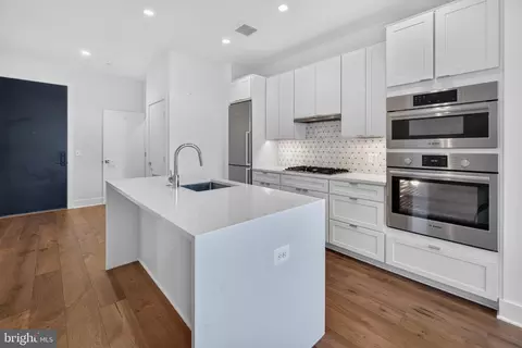 1312 King St #302, Alexandria, VA 22314