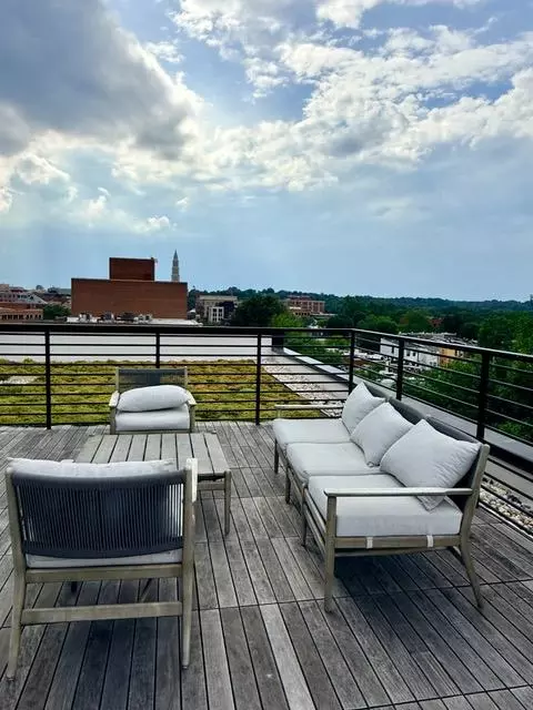 1312 King St #302, Alexandria, VA 22314