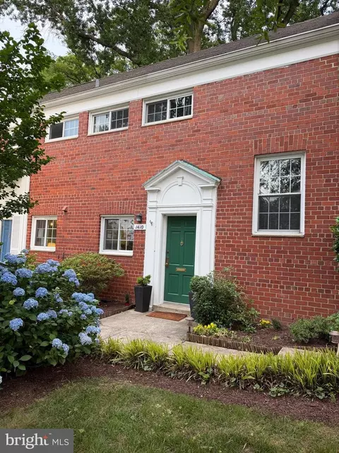1410 Martha Custis Dr, Alexandria, VA 22302