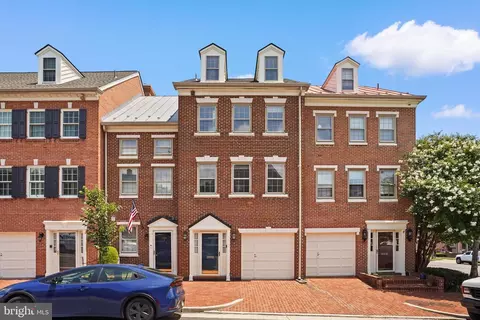 686 S Columbus St, Alexandria, VA 22314