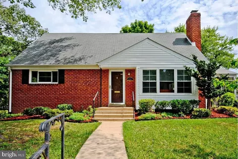 4709 Richmarr Pl, Alexandria, VA 22304