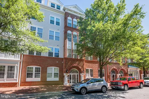 4951 Brenman Park Dr #410, Alexandria, VA 22304