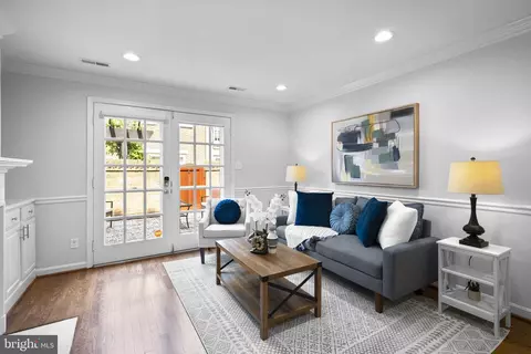 668 S Columbus St, Alexandria, VA 22314